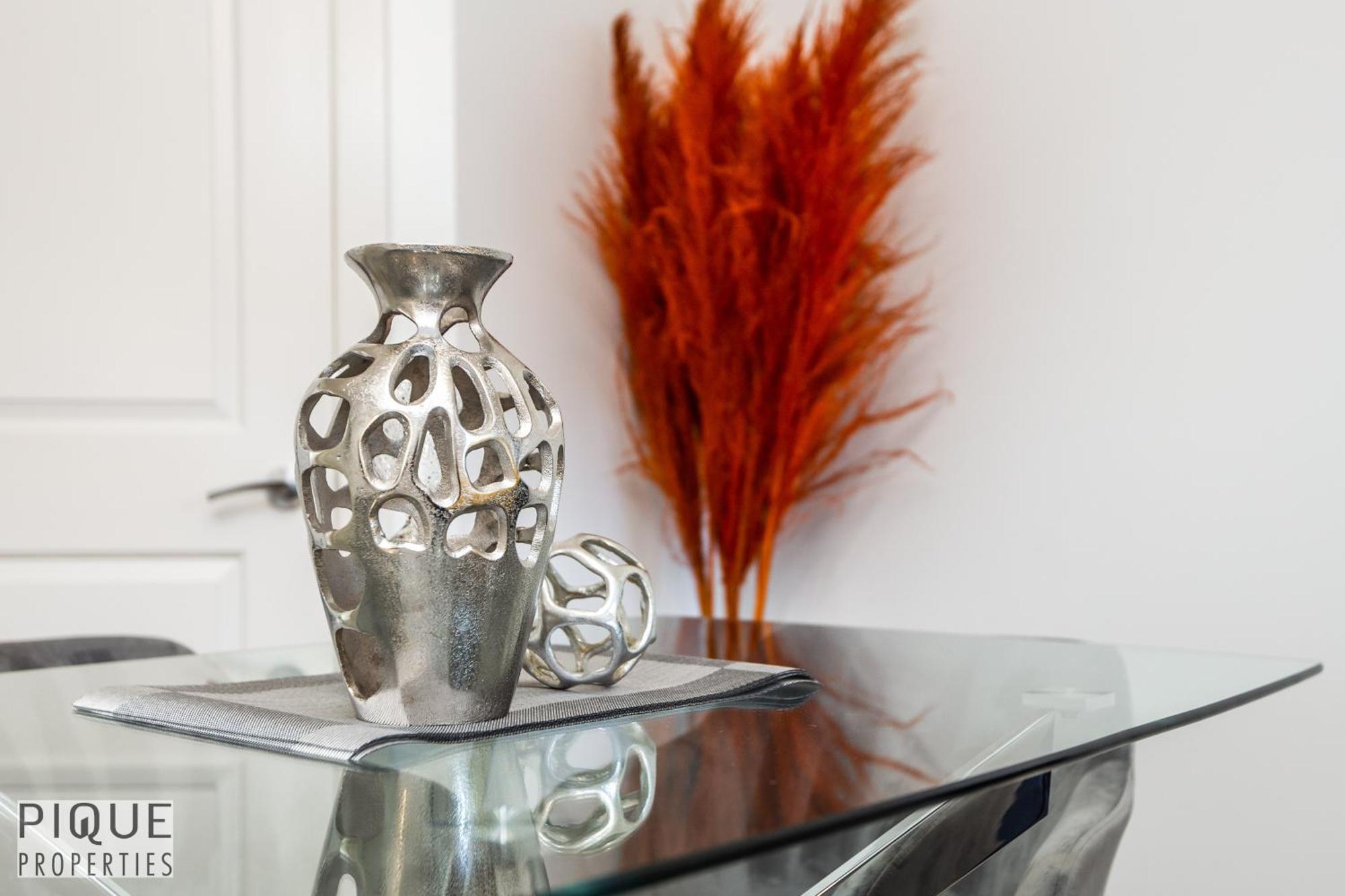 Executive Home - Long Stays Welcome - Garage Parking - Free Wifi & Netflix Edmonton Bilik gambar