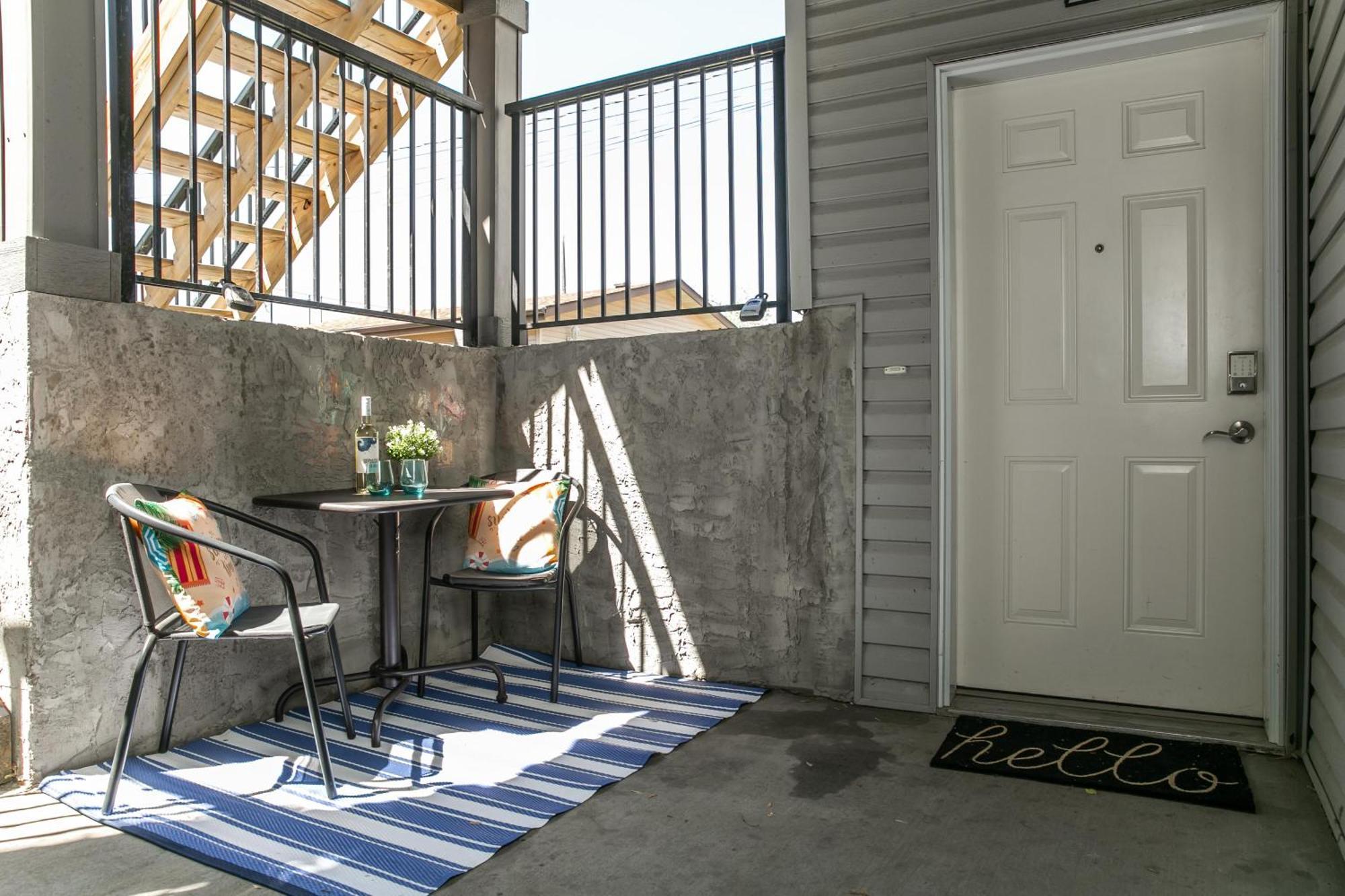 Executive Home - Long Stays Welcome - Garage Parking - Free Wifi & Netflix Edmonton Bilik gambar