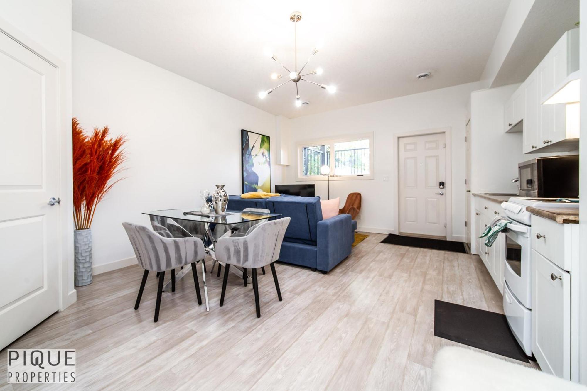 Executive Home - Long Stays Welcome - Garage Parking - Free Wifi & Netflix Edmonton Bilik gambar