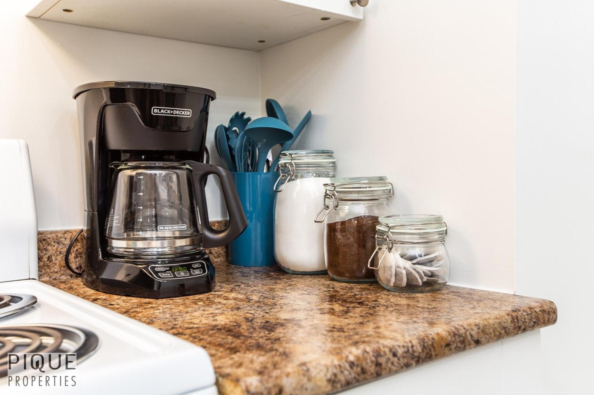 Executive Home - Long Stays Welcome - Garage Parking - Free Wifi & Netflix Edmonton Bilik gambar